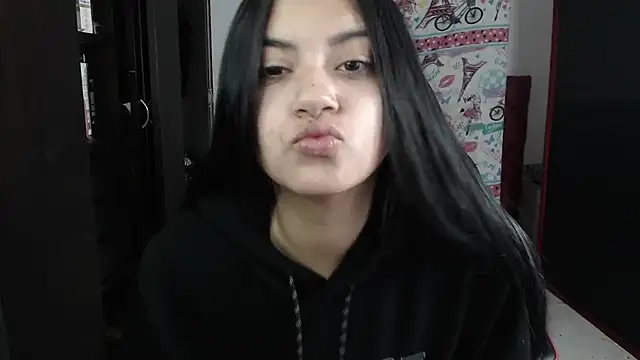 Snapshot of kayla_k18 chatting on February 13, 6:05 pm kayla k18 online show from February 13, 6:05 pm