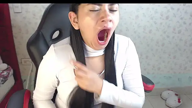 kayla k18 online show from October 29, 1:15 am