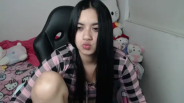 Snapshot of kayla_k18 chatting on June 29, 11:26 pm kayla k18 online show from June 29, 11:26 pm