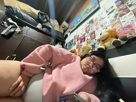 dafne19  online show from April 1, 4:14 am