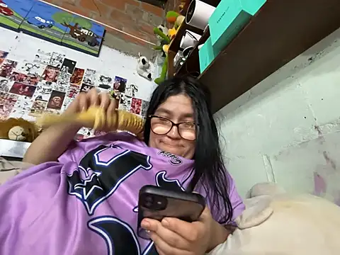 Snapshot of dafne19_ chatting on June 18, 4:55 am dafne19 online show from June 18, 4:55 am