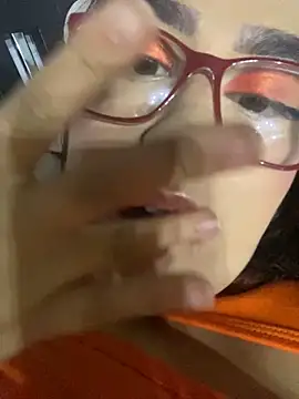 Snapshot of dafne19_ chatting on December 21, 5:09 am dafne19 online show from December 21, 5:09 am