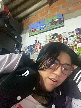 Snapshot of dafne19_ chatting on November 18, 5:00 am dafne19 online show from November 18, 5:00 am