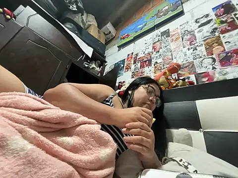 dafne19  online show from March 14, 5:13 am