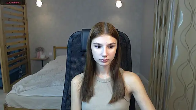 Snapshot of AnaHoney chatting on October 2, 2:48 am AnaHoney online show from October 2, 2:48 am