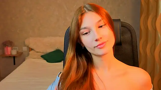 Snapshot of AnaHoney chatting on November 7, 8:08 am AnaHoney online show from November 7, 8:08 am