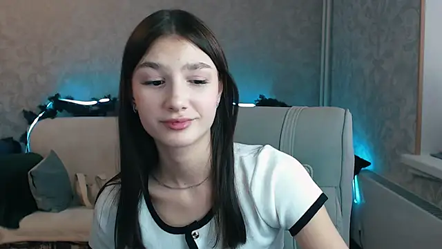 Snapshot of AnaHoney chatting on February 3, 4:14 am AnaHoney online show from February 3, 4:14 am