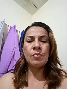 Snapshot of Zaralu_ chatting on March 13, 10:43 pm Zaralu online show from March 13, 10:43 pm