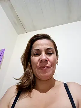 Snapshot of Zaralu_ chatting on January 20, 11:10 pm Zaralu online show from January 20, 11:10 pm