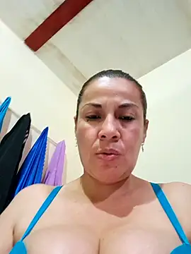 Snapshot of Zaralu_ chatting on September 22, 9:10 pm Zaralu online show from September 22, 9:10 pm