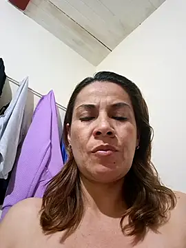 Snapshot of Zaralu_ chatting on March 14, 2:20 am Zaralu online show from March 14, 2:20 am