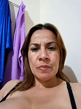Snapshot of Zaralu_ chatting on February 27, 11:59 pm Zaralu online show from February 27, 11:59 pm