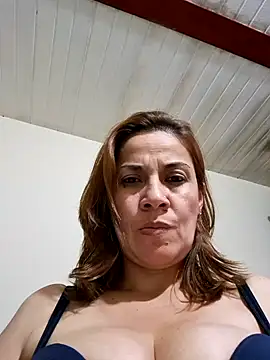 Snapshot of Zaralu_ chatting on January 28, 10:56 pm Zaralu online show from January 28, 10:56 pm