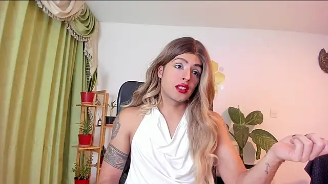 LukaCastillo online show from June 20, 5:01 am