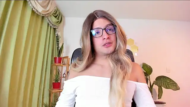 LukaCastillo online show from July 10, 3:17 am