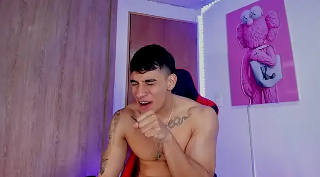 Snapshot of joseph_boy chatting on February 6, 12:48 pm joseph boy online show from February 6, 12:48 pm