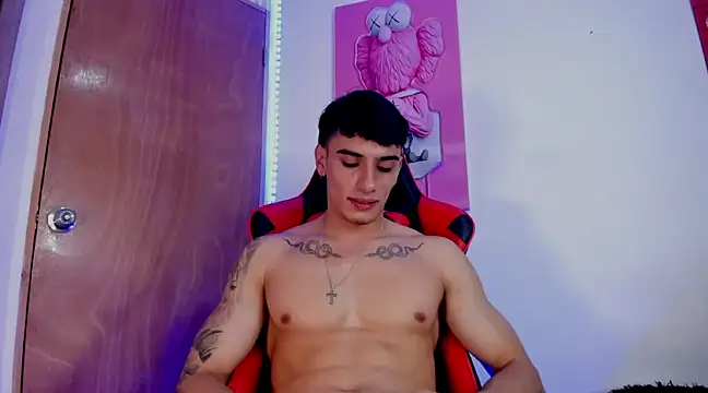 Snapshot of joseph_boy chatting on March 1, 3:38 pm joseph boy online show from March 1, 3:38 pm