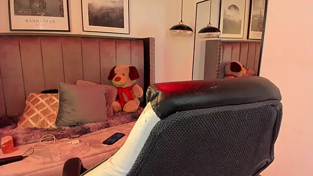 Alaia Cute online show from September 20, 3:55 am