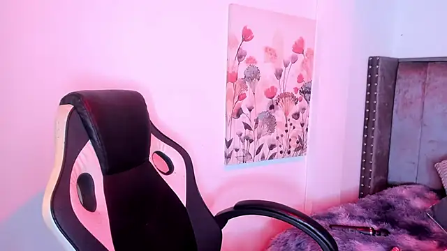 Alaia Cute online show from October 23, 3:05 am