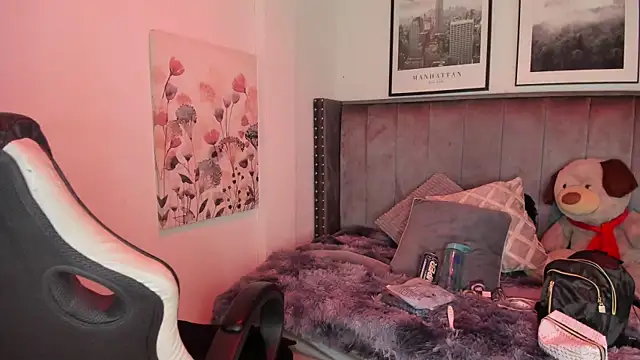 Alaia Cute online show from December 16, 2:49 am