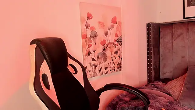 Alaia Cute online show from December 23, 3:50 am