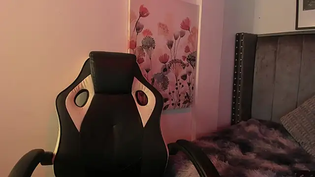 Alaia Cute online show from September 28, 2:18 am