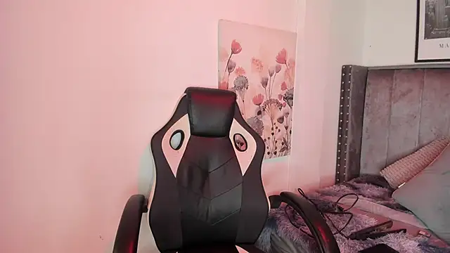 Alaia Cute online show from December 18, 2:49 am