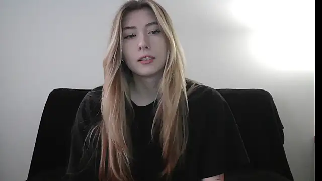 ErikaShyy online show from December 22, 10:37 am