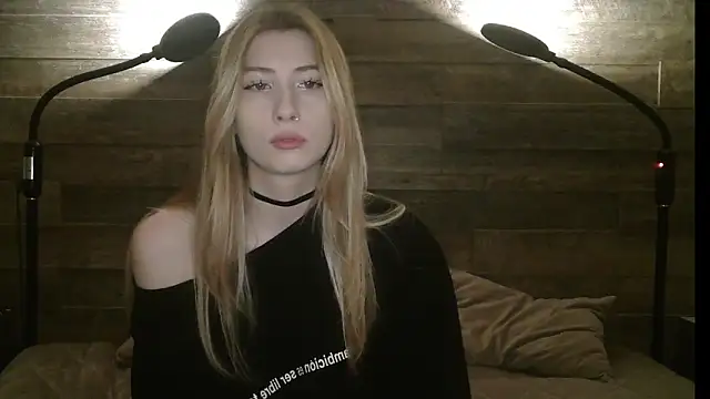 ErikaShyy online show from November 26, 10:48 am