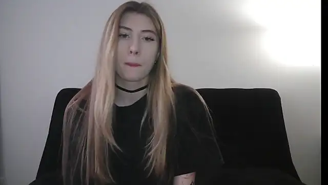 ErikaShyy online show from December 17, 10:53 am