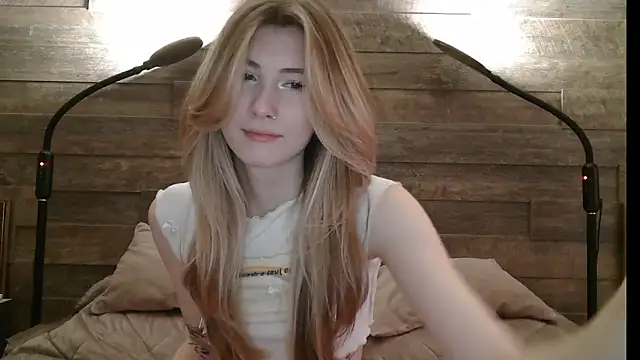 Snapshot of ErikaShyy chatting on March 12, 11:43 am ErikaShyy online show from March 12, 11:43 am