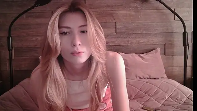 Snapshot of ErikaShyy chatting on February 27, 10:22 am ErikaShyy online show from February 27, 10:22 am