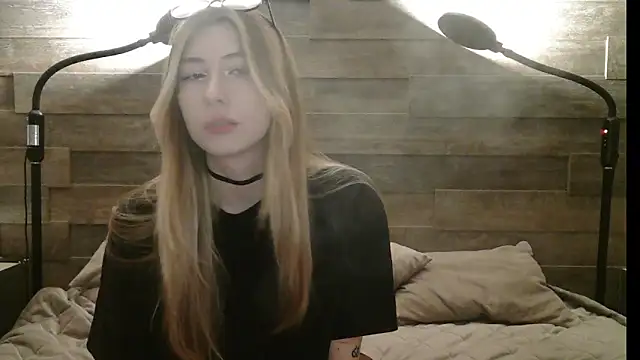 ErikaShyy online show from December 1, 11:11 am