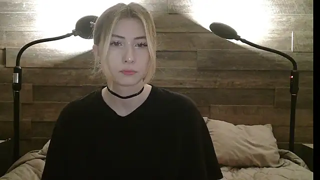 ErikaShyy online show from December 2, 10:50 am