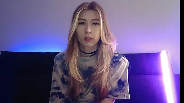 ErikaShyy online show from February 11, 11:54 am