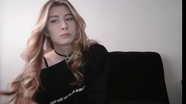 ErikaShyy online show from November 6, 11:14 am