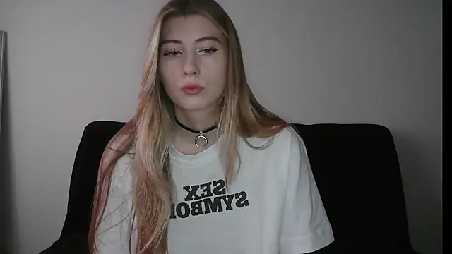 ErikaShyy online show from November 4, 11:47 am