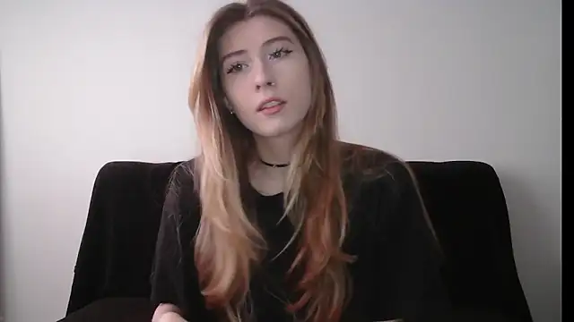 ErikaShyy online show from October 24, 10:36 am