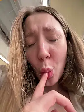 Sophie Avory online show from April 30, 3:52 pm
