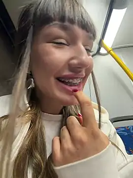 Sophie Avory online show from February 18, 5:31 pm