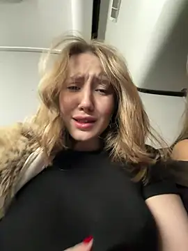 Sophie Avory online show from April 3, 6:47 pm