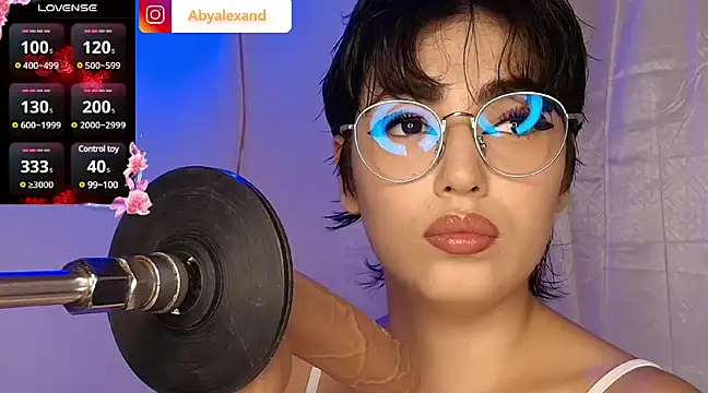 Snapshot of baby_alexx chatting on December 13, 9:02 am baby alexx online show from December 13, 9:02 am