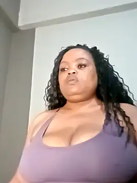 Snapshot of hugemelonsxxx chatting on November 22, 1:32 pm hugemelonsxxx online show from November 22, 1:32 pm