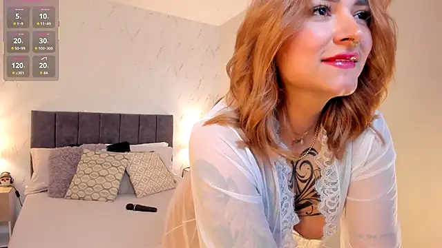 Snapshot of CyntiaAdams chatting on October 18, 8:11 pm CyntiaAdams online show from October 18, 8:11 pm