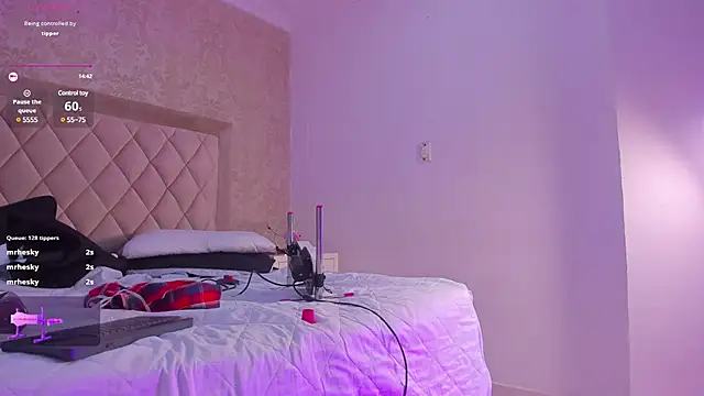 LiaFlowers online show from January 14, 1:26 am