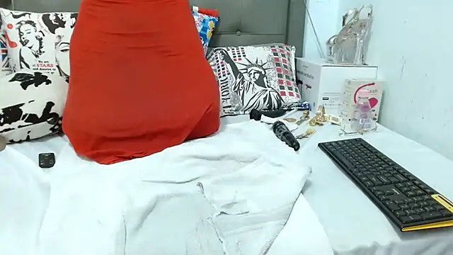 Snapshot of katysquirtdirty chatting on September 15, 11:32 am katysquirtdirty online show from September 15, 11:32 am