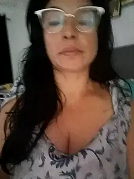 Snapshot of katysquirtdirty chatting on May 3, 12:16 am katysquirtdirty online show from May 3, 12:16 am