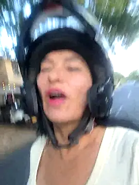 Snapshot of katysquirtdirty chatting on July 13, 10:42 pm katysquirtdirty online show from July 13, 10:42 pm