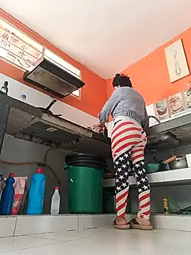 Snapshot of katysquirtdirty chatting on February 4, 12:33 pm katysquirtdirty online show from February 4, 12:33 pm