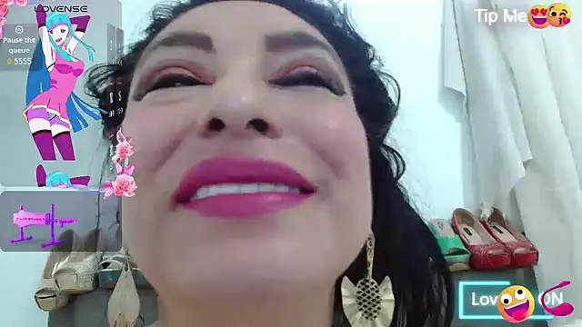 Snapshot of katysquirtdirty chatting on May 29, 11:49 am katysquirtdirty online show from May 29, 11:49 am